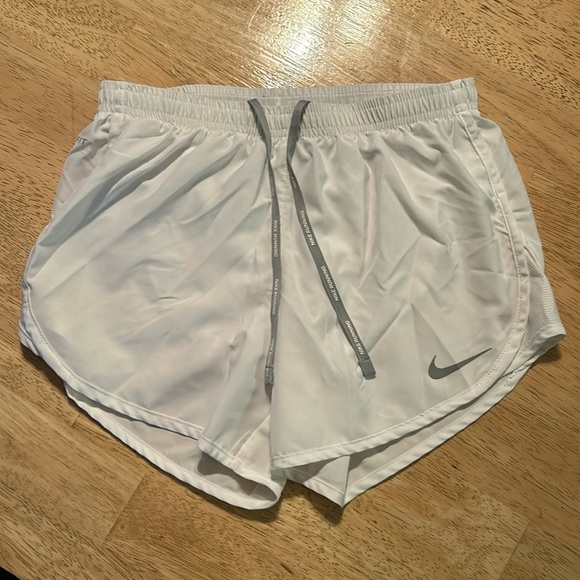 Nike shorts - Picture 1 of 8